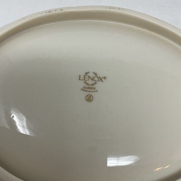 Lenox Holiday Dimension Oval Fluted Serving Vegetable Bowl Christmas Holly - Picture 9 of 14